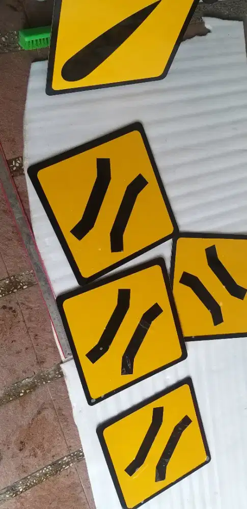 Rambu rambu lalu lintas standar safety grade sign neonbox plang prasma