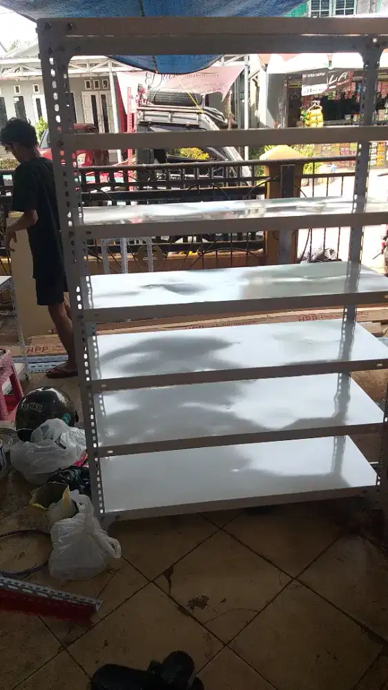 Rak besi Ambalan besi