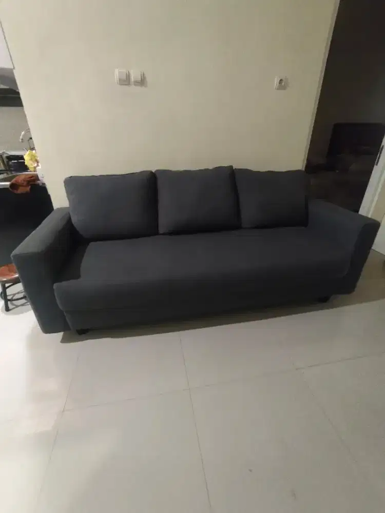 Sofa panjang keluarga