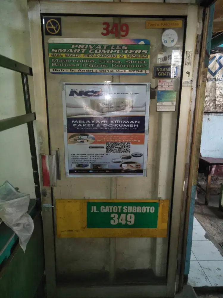 Pintu kaca dari rangka aluminium tebal 200 cm x 90 cm