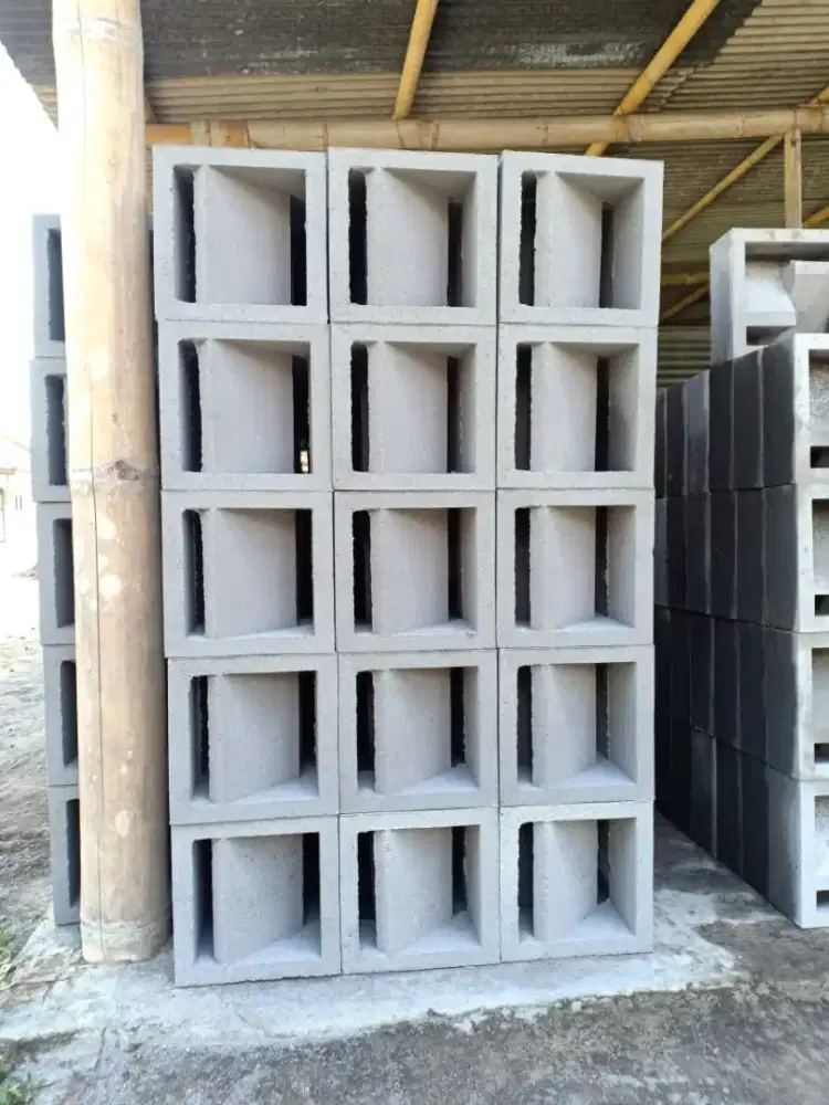 Roster minimalis bahan beton dan gravel