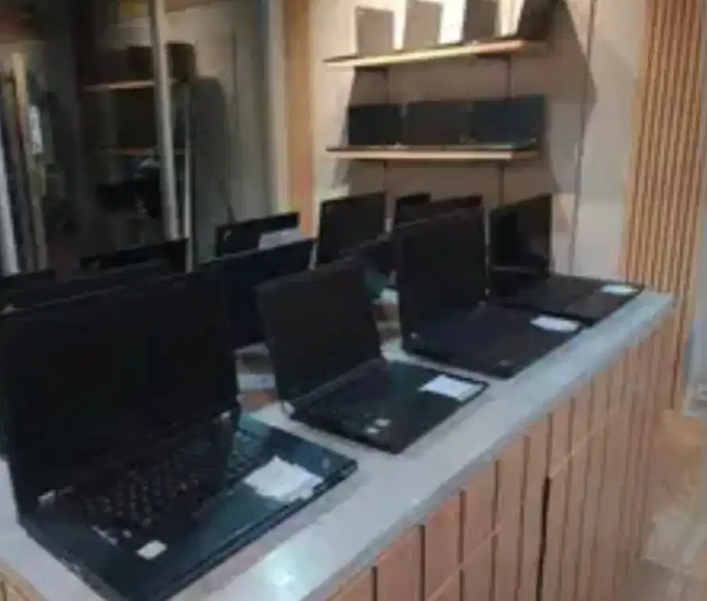 Dicari untuk di beli laptor Rusak matot , segala kondisi