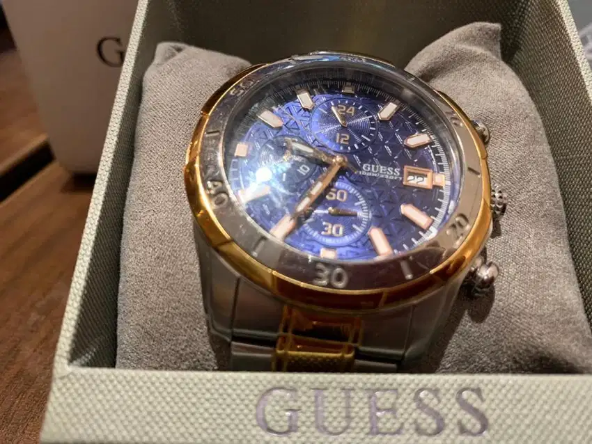 jam pria guess 100% original ( pembelian di toko resmi GUESS )