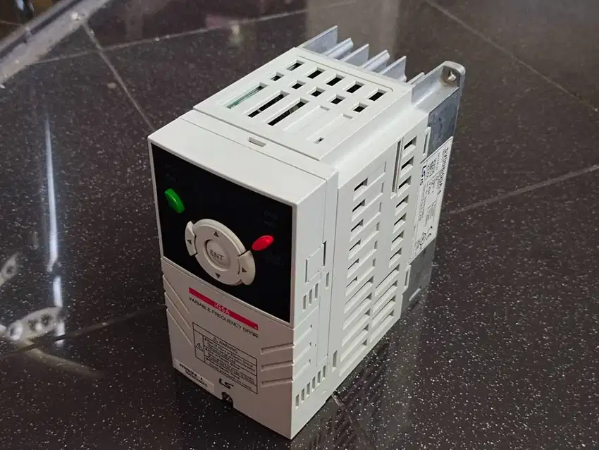 LS iG5A Inverter SV008iG5A-4 (1.9KVA)  A-461