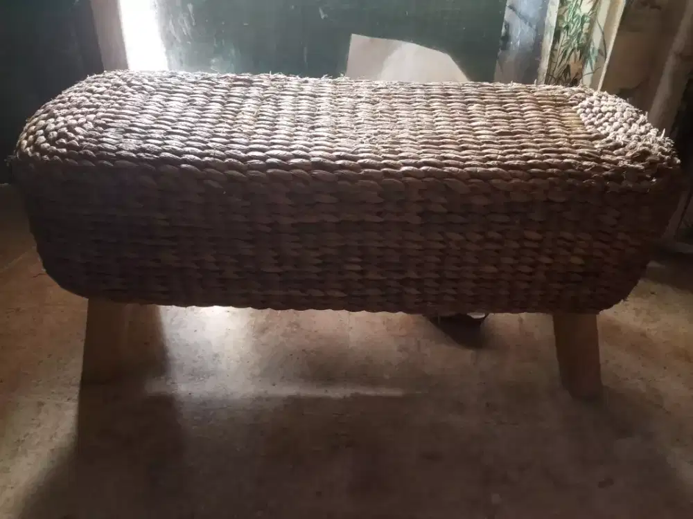 Bangku panjang paduan kayu + jerami