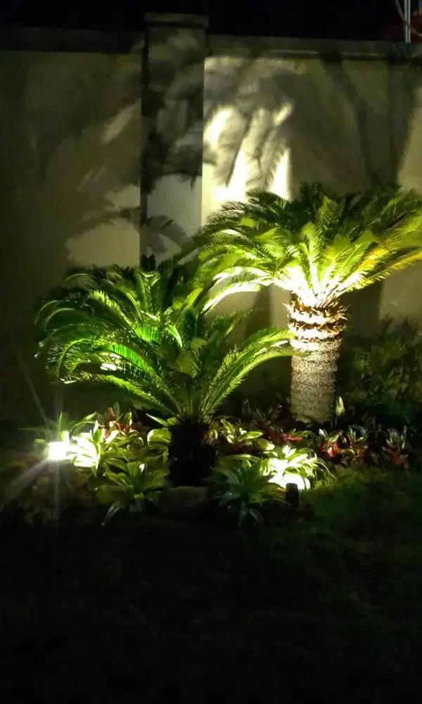 Tukang taman terdekat