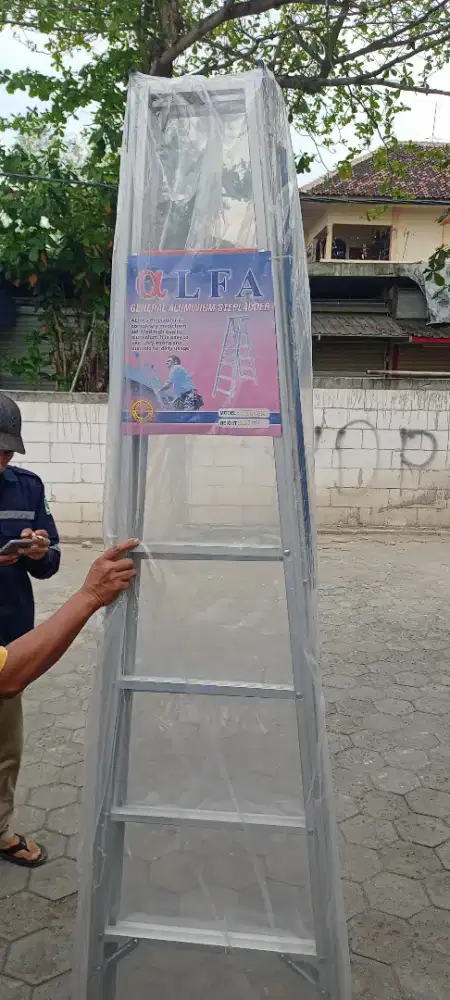 Tangga lipat aluminium merk Alfa 1,75m