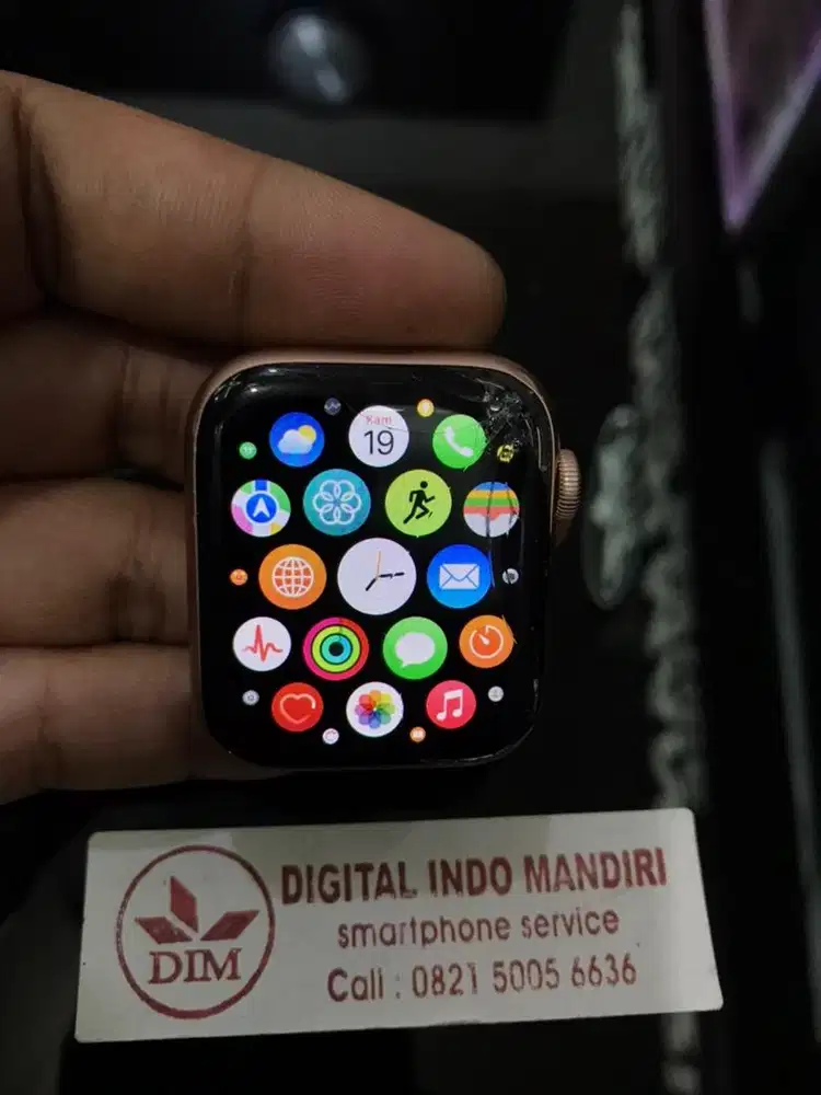 Layar Touchscreen Apple Watch Series 4 40mm/44mm