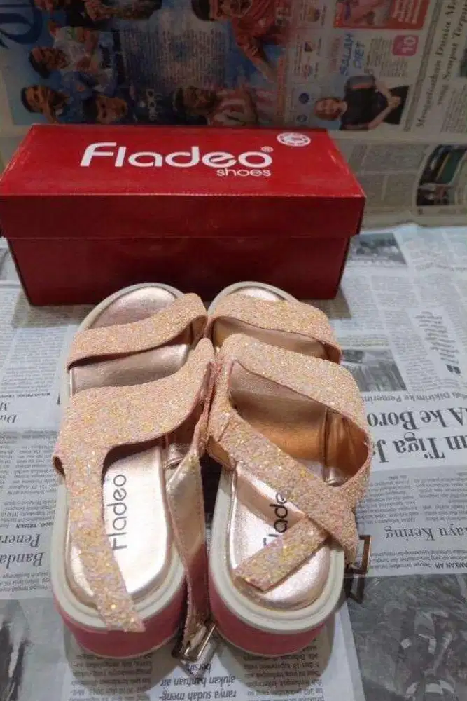 wedges fladeo pink ukuran 40 masih ada price tag