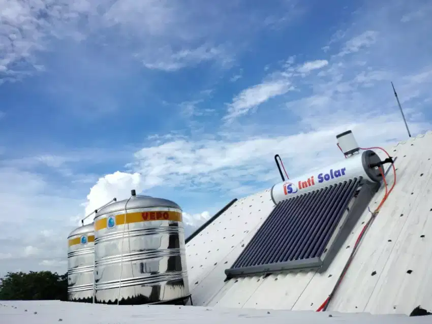 SOLAR WATER HEATER