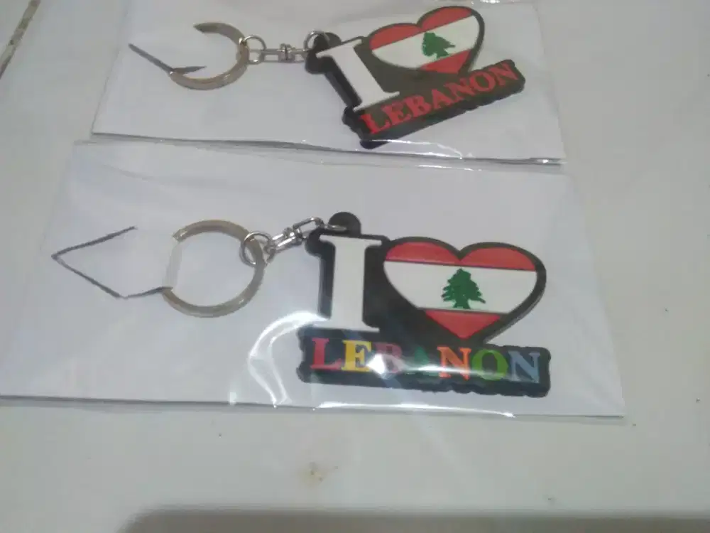 GELANG KARET DAN GANTUNGAN KUNCI