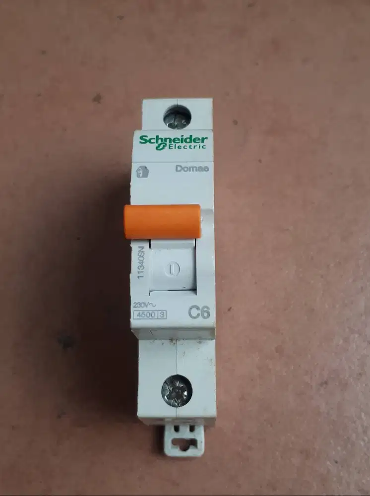 Schneider Domae 1P C6 MCB break cap 4.5KA (A-612)