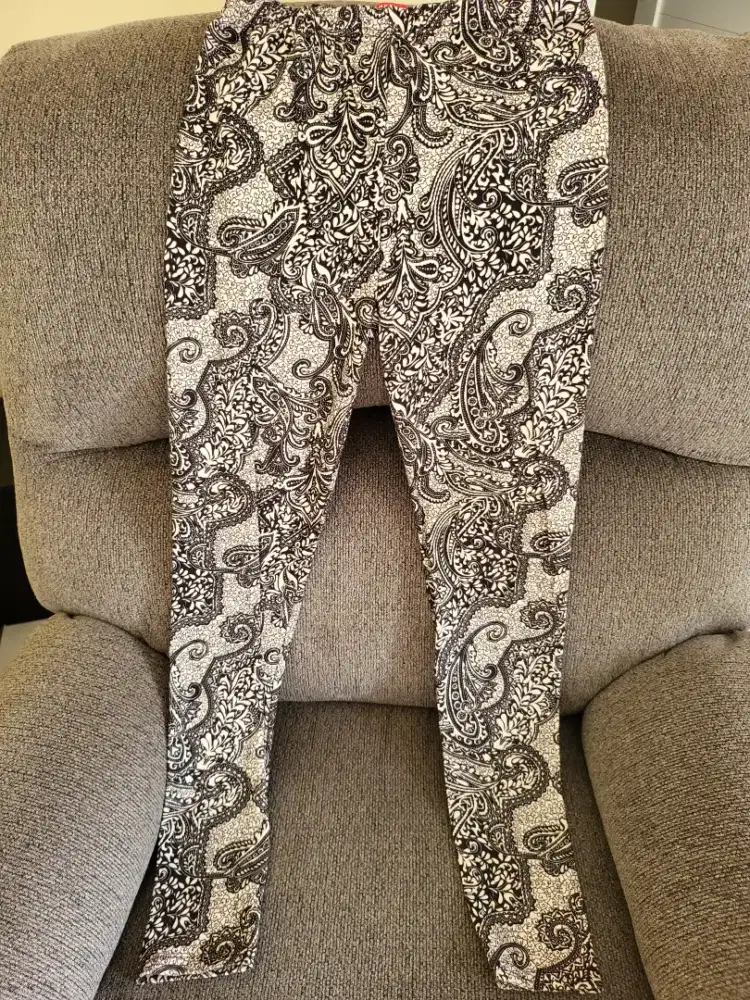 Celana legging panjang hitam motif