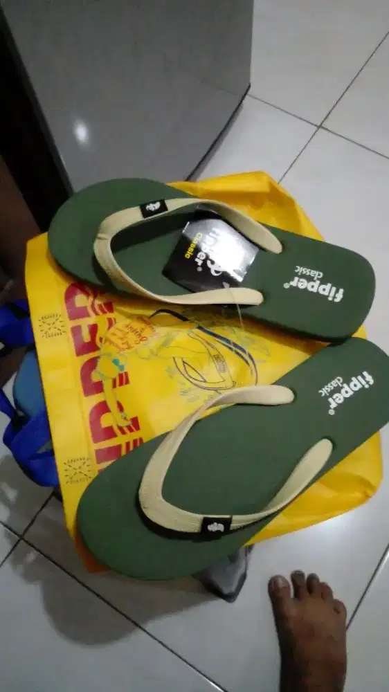 SANDAL EMPUK FIPPER