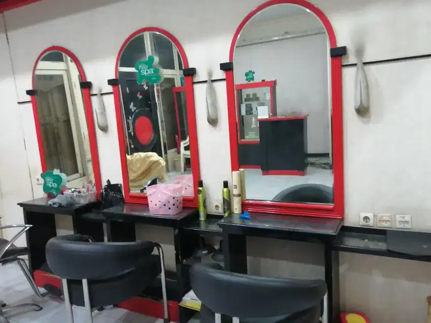 Meja rias salon