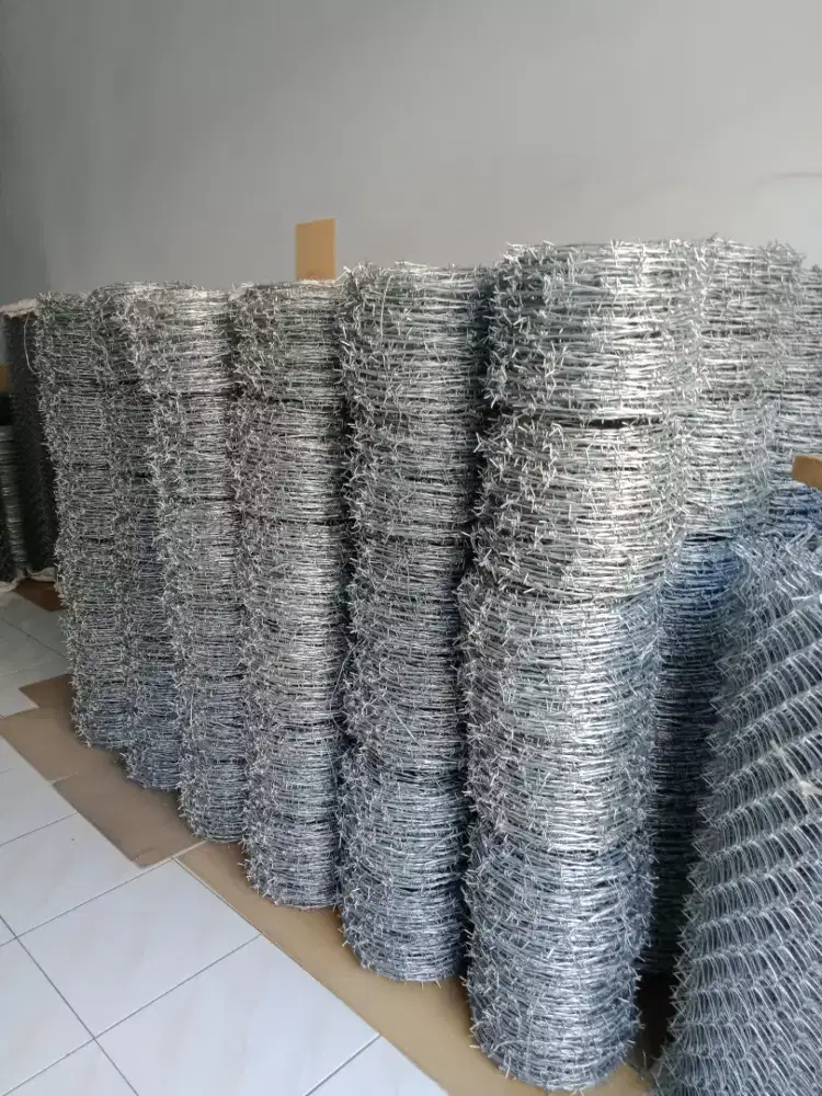 KAWAT DURI PANJANG 85 METER BOBOT 9 KG