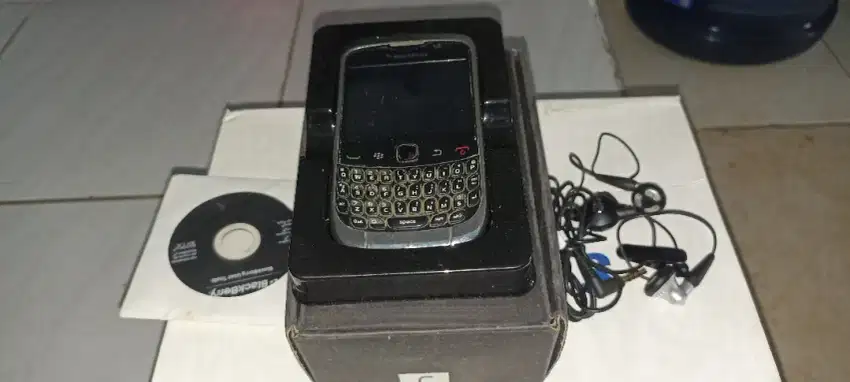 Dijual cepat Blackberry 9300