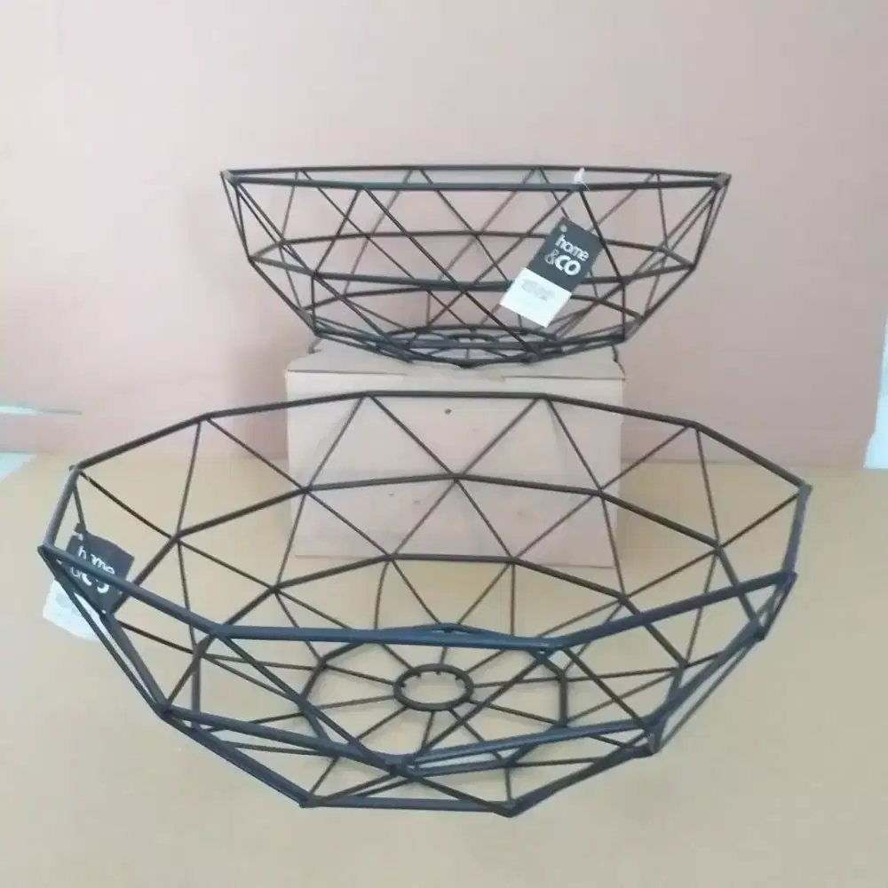 Mangkok Buah/Matte Black Fruit Bowl (Baru,)