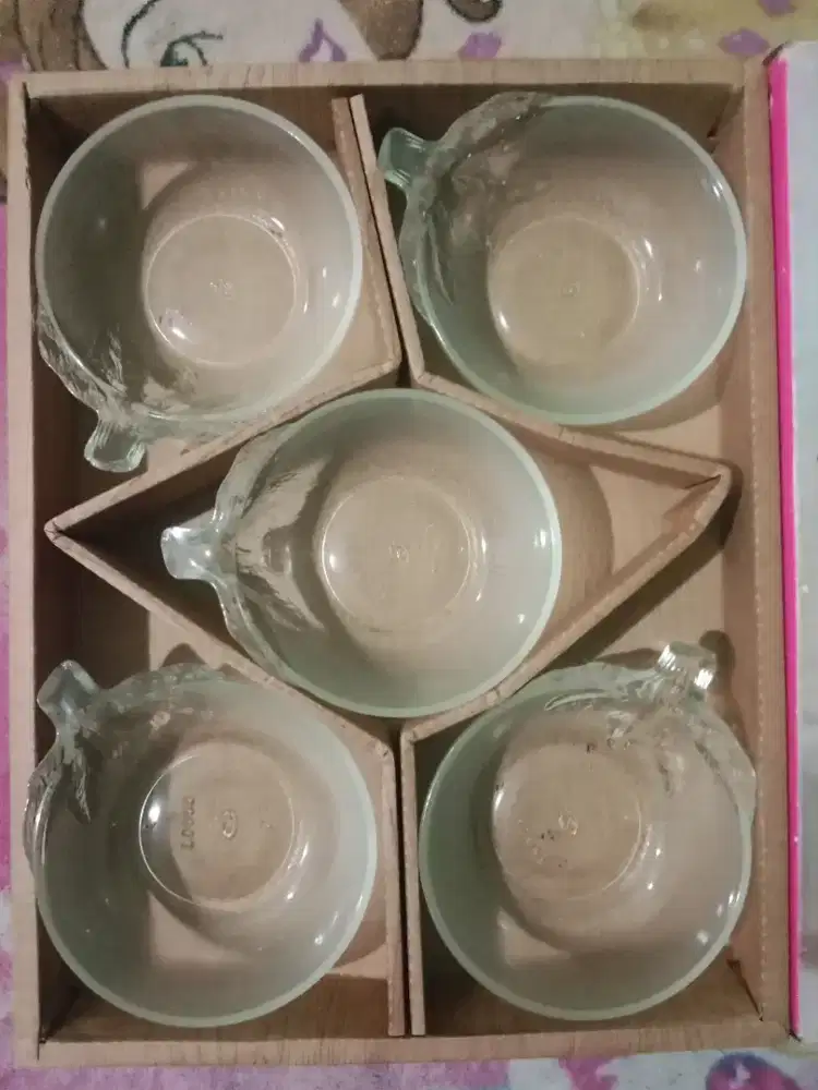 Mangkok vintage motif