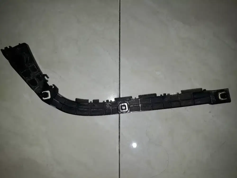 BREKET BUMPER BELAKANG KIRI GRAND FORTUNER ORIGINAL