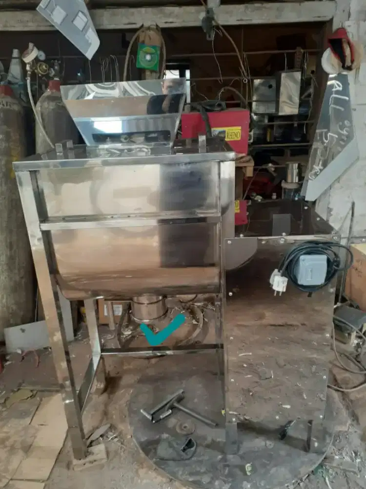 Mesin Ribbon Mixer (pencampur bahan kering) Kap. 10-15kg