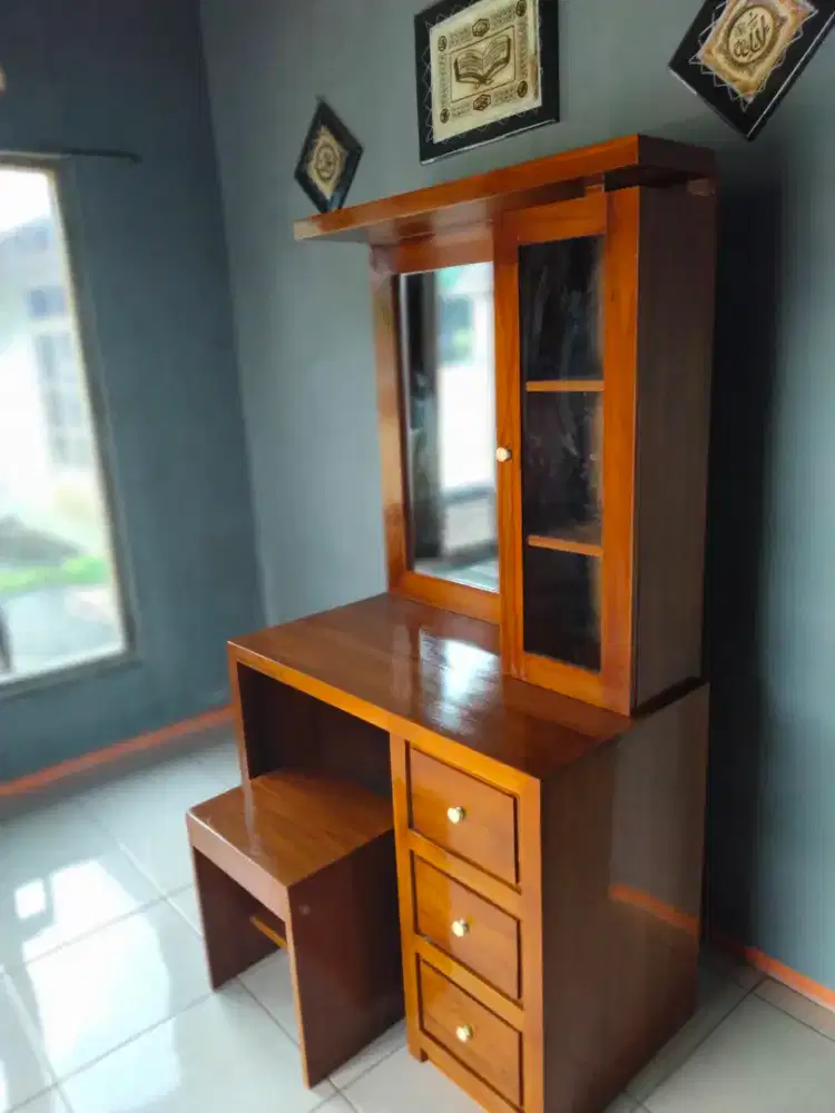 Meja rias jati minimalis