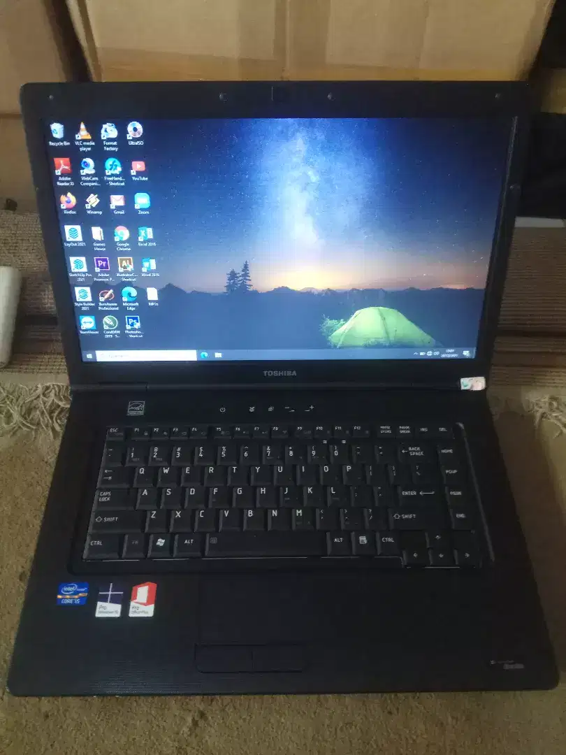 Laptop Toshiba Satelit 16 inc Core i5 Gen 3 RAM 8 GB Hardisk 320 GB