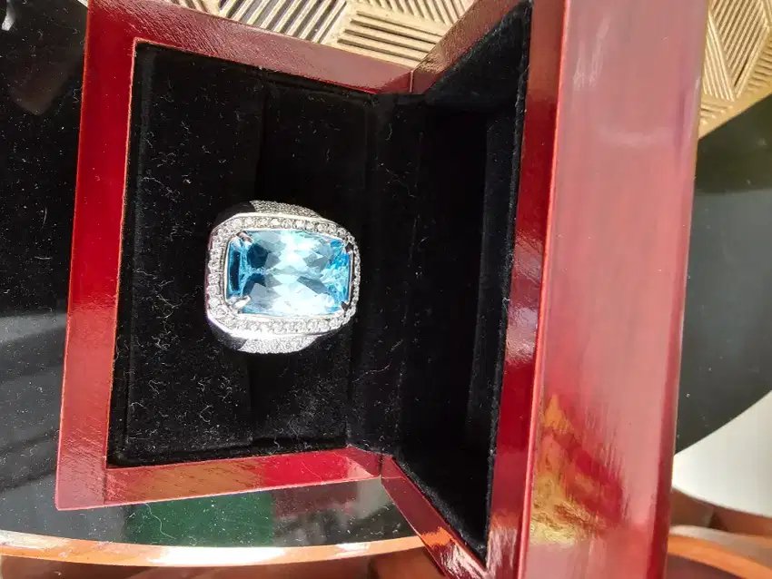 Natural blue topaz big 6 crt perak uk.19