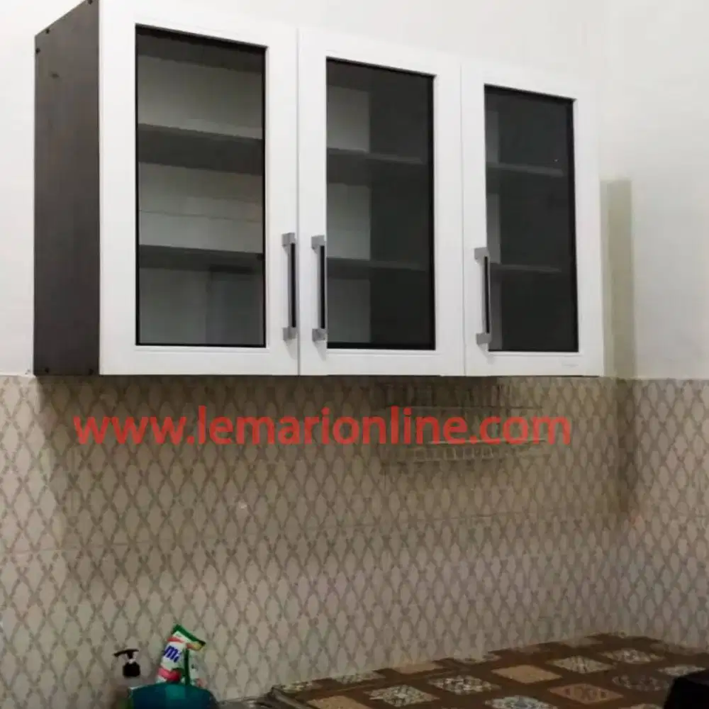 Lemari Dinding Dapur 3 Pintu Kacaa
