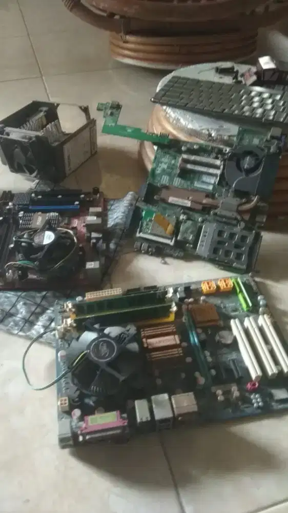 Mainboard rusak/eror kami tampung