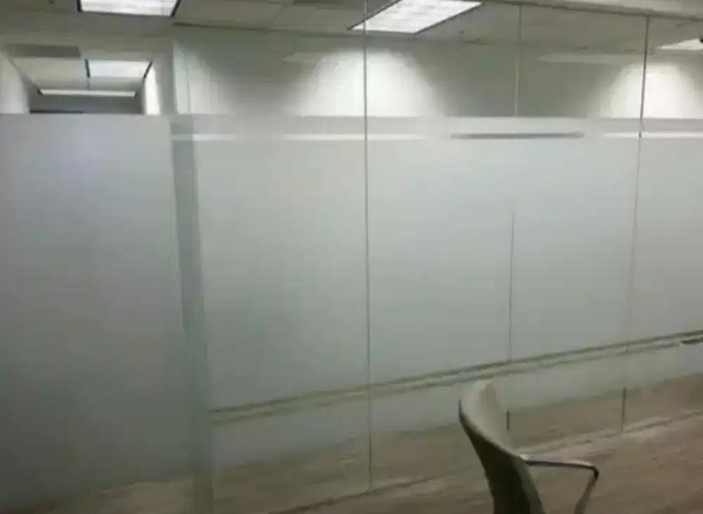 Yuk jaga kaca Kantor kita dg melapisi stiker Sanblas dan Kaca Film