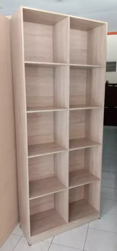 Rak serba guna 10 kotak