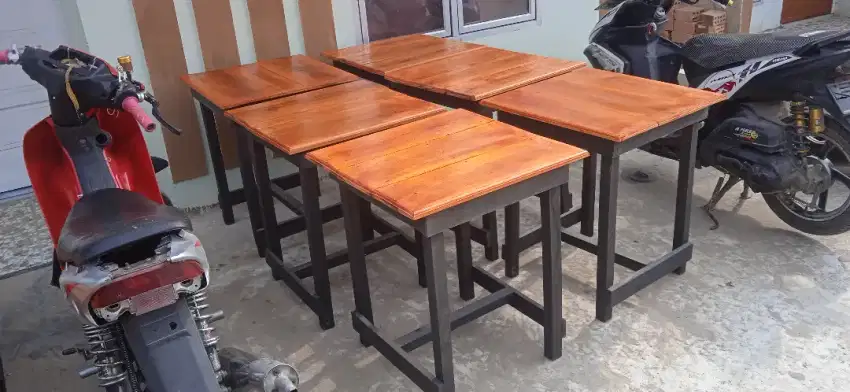 Meja kursi cafe customn kayu dan besi