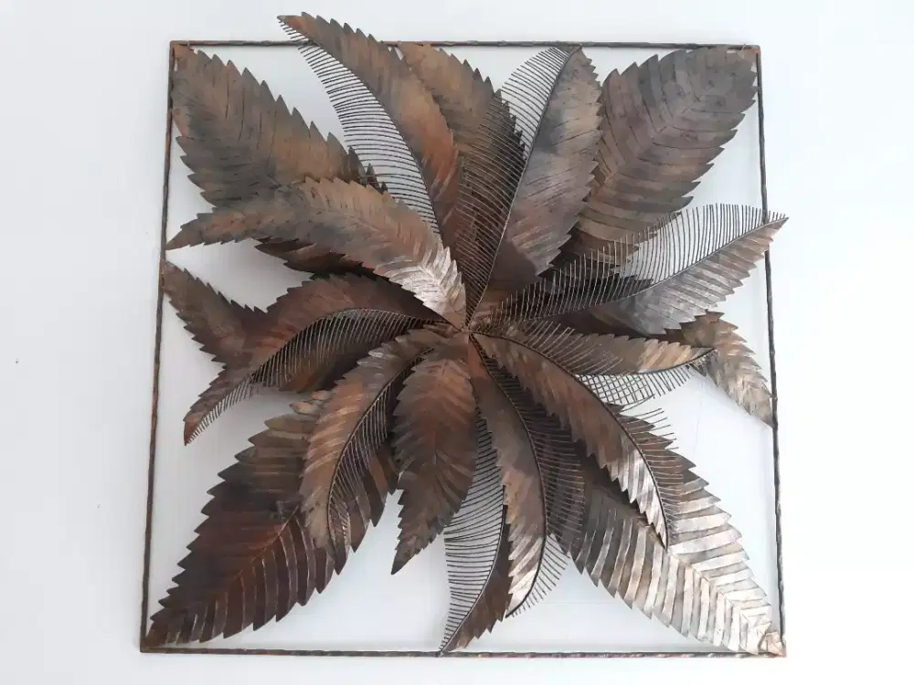 Wall Decor Metal Coconut Leaf Motif