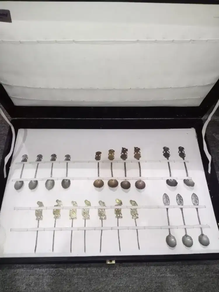 Sendok Wayang antik 20pcs (lengkap box)