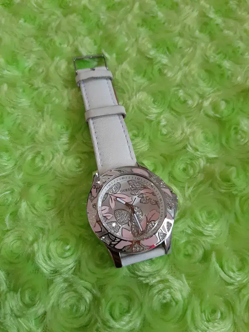 Jam tangan GUESS cewe