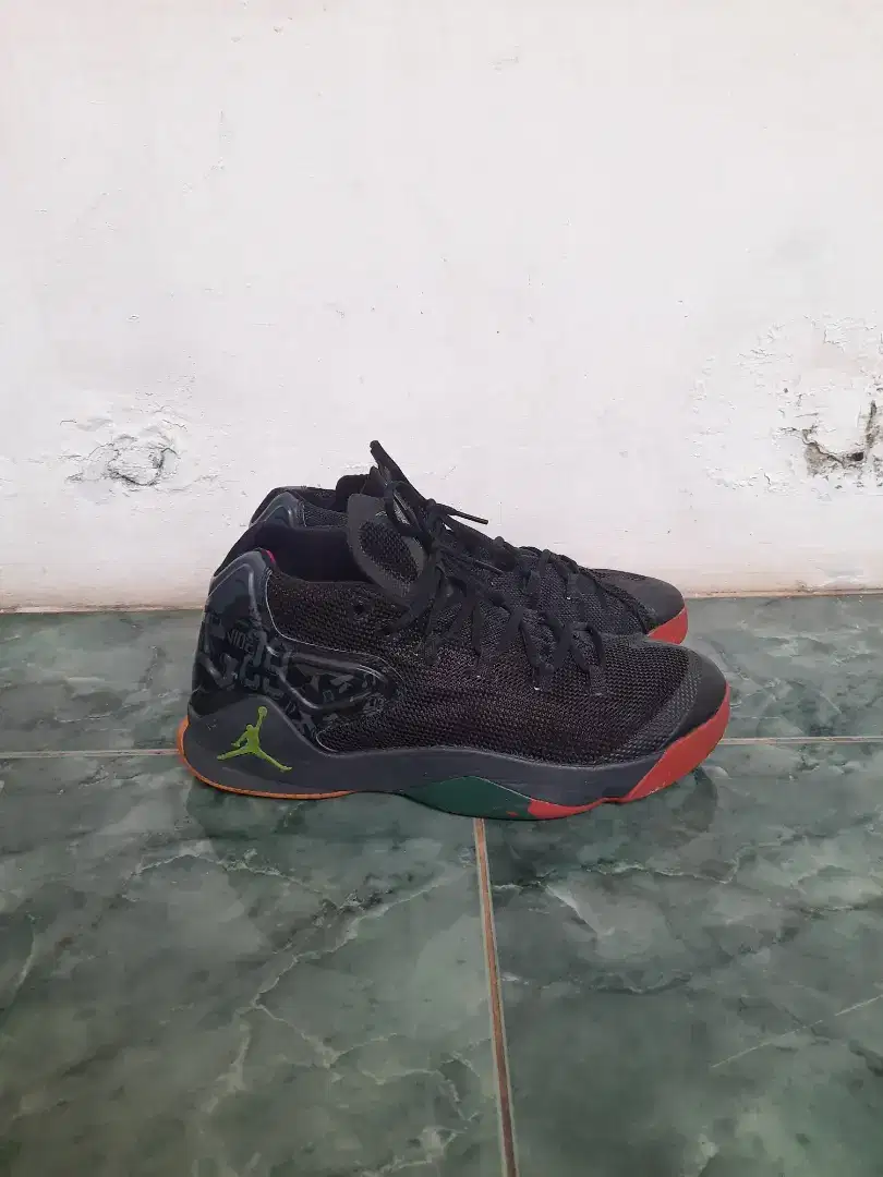 Jordan melo 12 dungeon second