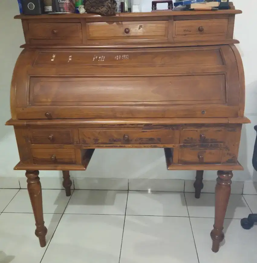 Meja Belajar Kayu Antik