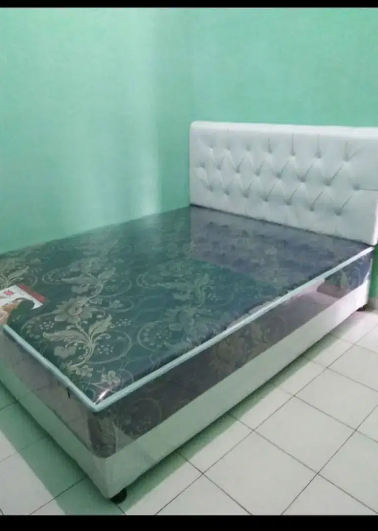 Model terbaru kasur springbed sandaran putih