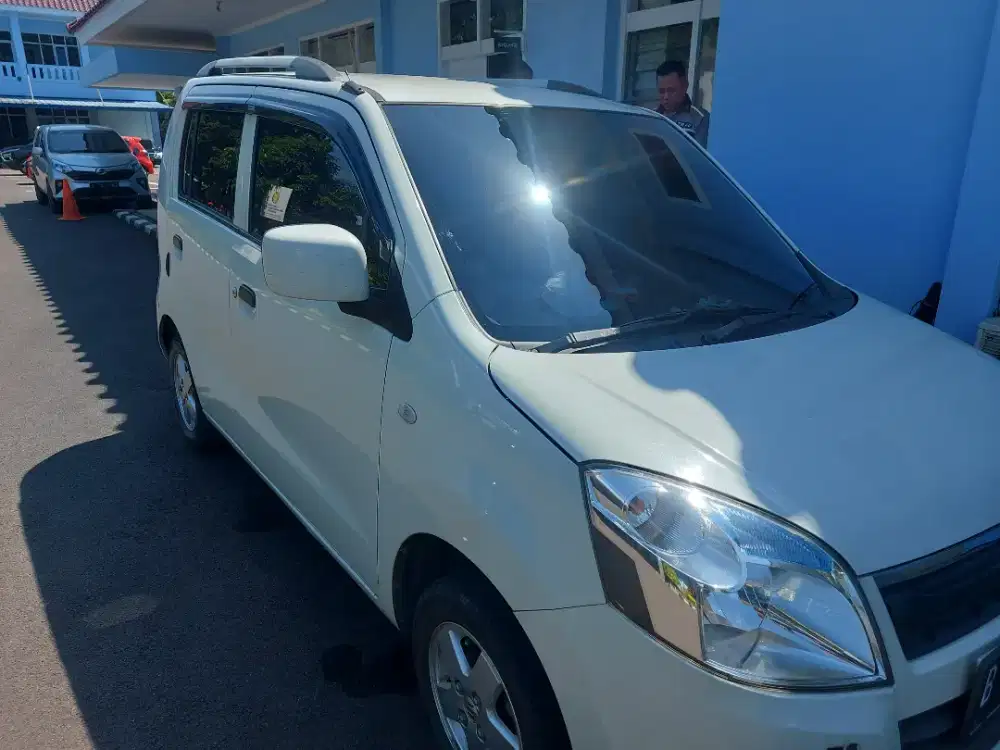 kaca film mobil hitam dan silver KTT