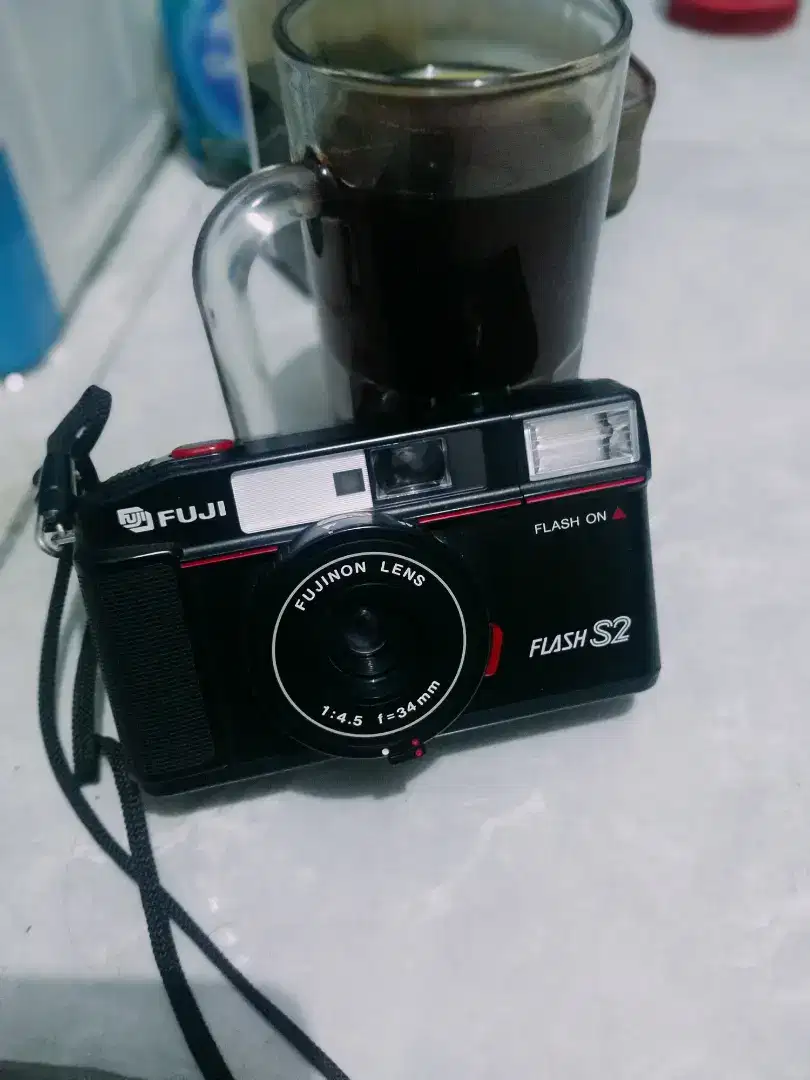 Kamera jadul Fuji flash S2