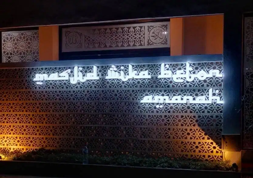 lampu led nama masjid huruf timbul reklame mushola
