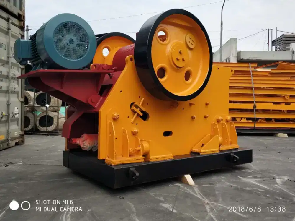 Stone jaw crusher plant cash dan kredit