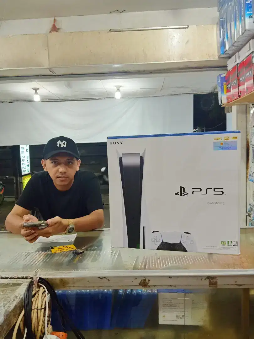 PS5 NEW SLIM SONY INDONESIA,DISC VERSION+1 KASET PS5