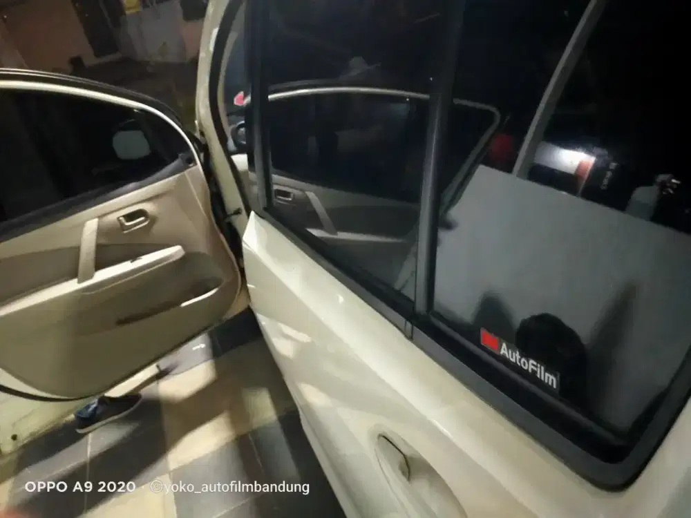 Kaca film mobil murmer adem