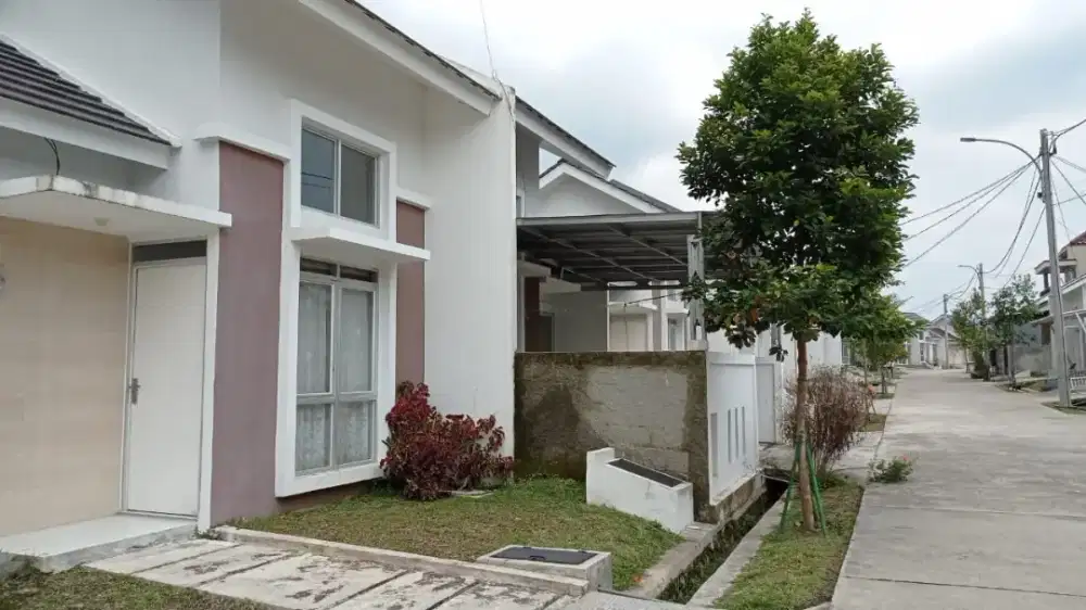 Jual rumah kondisi renovasi belakang