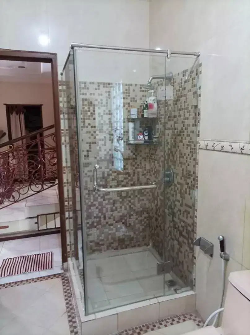 Kaca shower kamar mandi tamper