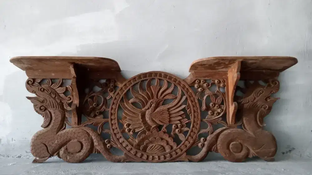 Hiasan rak dinding jadul