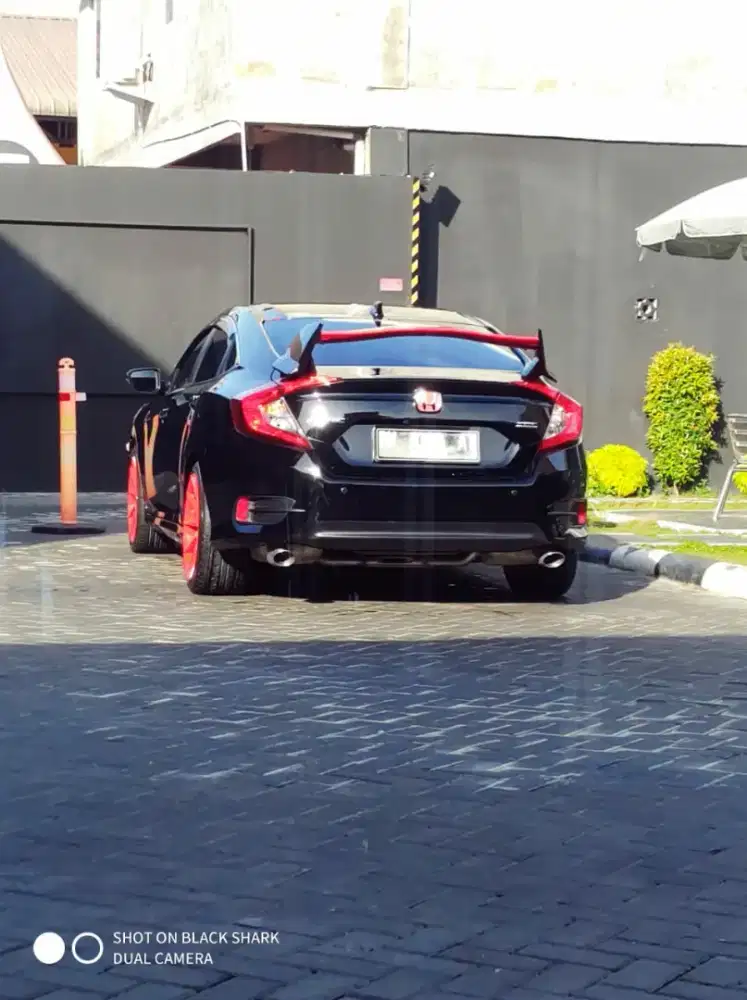 Sedan Civic turbo km rendah pajak mati bulan 2 tahun depan