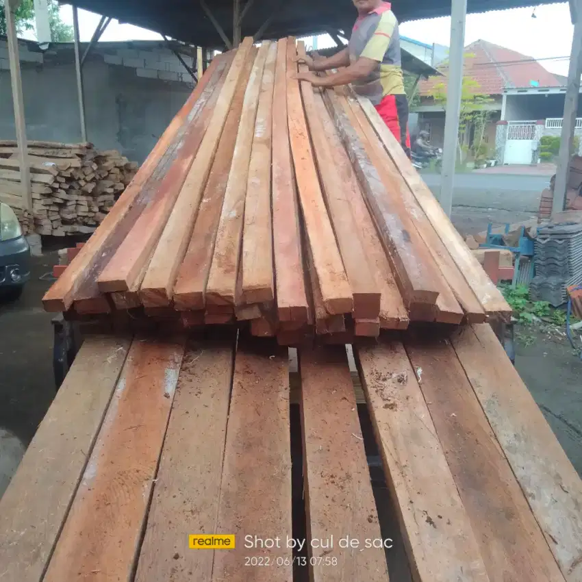 Kayu glugu proyek